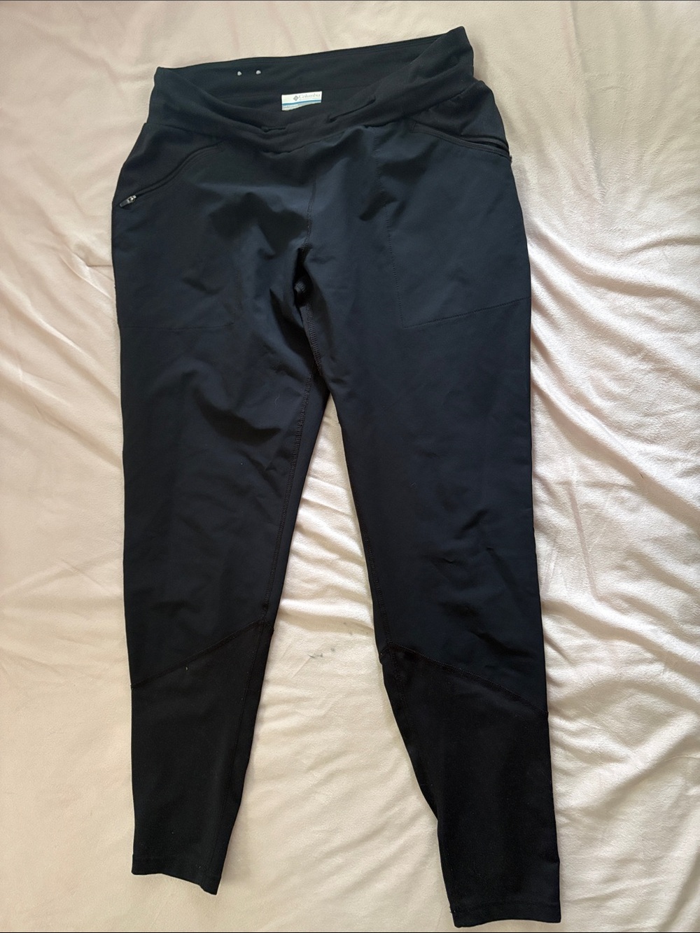 Columbia Black Women Performance Leggings with Zip Pocket